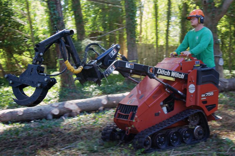Daniel Defoe easily maneuvers a Ditch Witch.