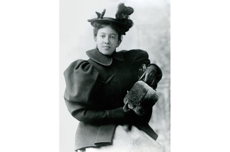 Portrait of Lucy Vincent in her early thirties.