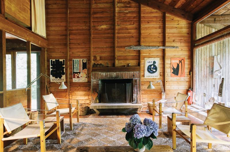Living room of the home Noyes designed for his family in 1956.