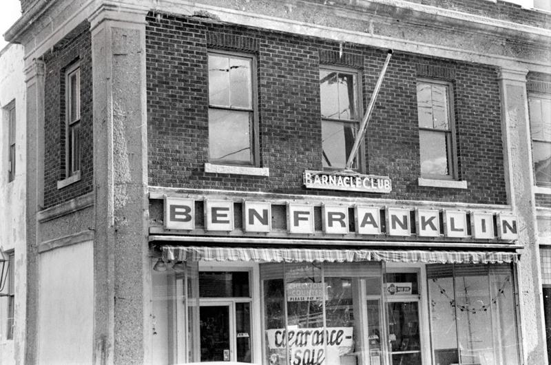 At various points the Barnacle Club was home to multiple alligators and species of turtles.