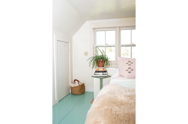 Johnny Hoy’s maxim for enlivening spaces? Keep things light, bright, and airy.