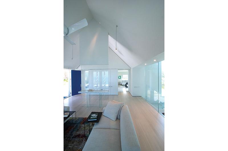 The glass-filled Aquinnah House is an updated take on Jacobsen designs, using state-of-the-art materials to enhance its durability.