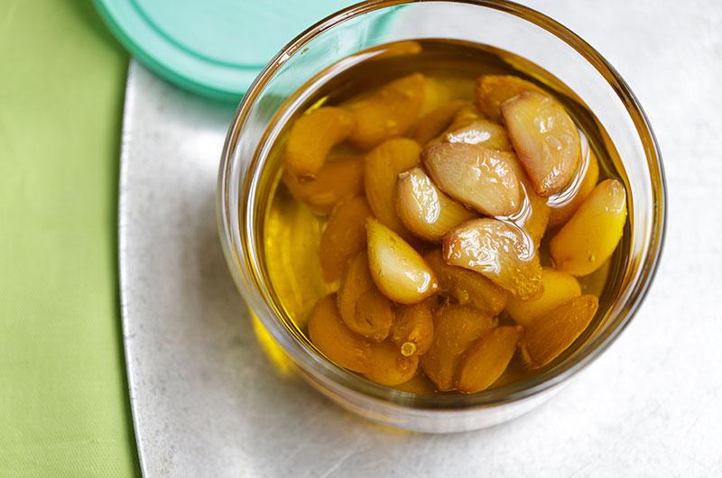 Garlic Roasted in Oil