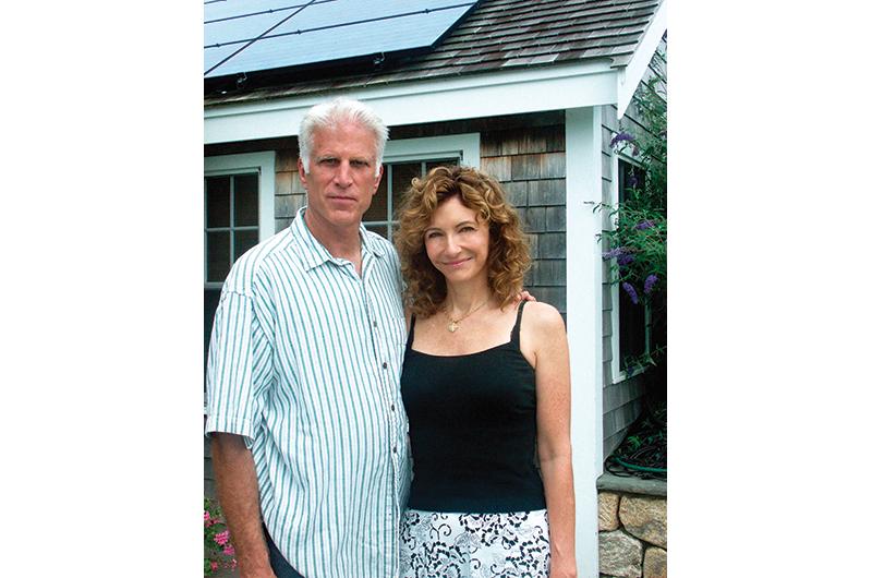 Ted Danson and Mary Steenburgen took a relaxed, cottage-garden approach to their Island home.